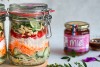 Salade inspiration Thaï à la sauce miel-gingembre-cacahuète